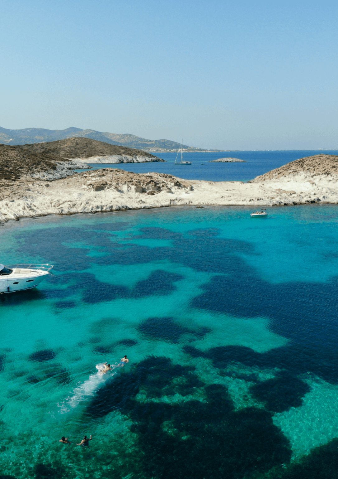 Explore the blue sea of the Aegean Islands with Yrian Cruising based in Paros.